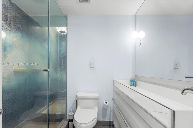 Building Photo - 1100 West Ave