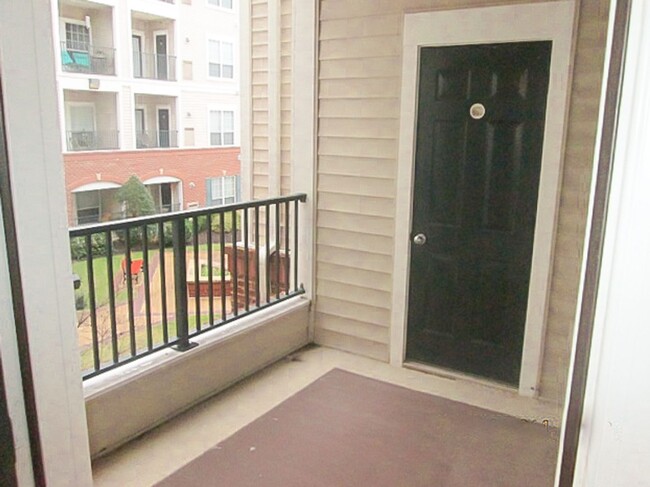 Building Photo - Beautiful 2 Bedroom 2 Bathroom Condo In Mu...