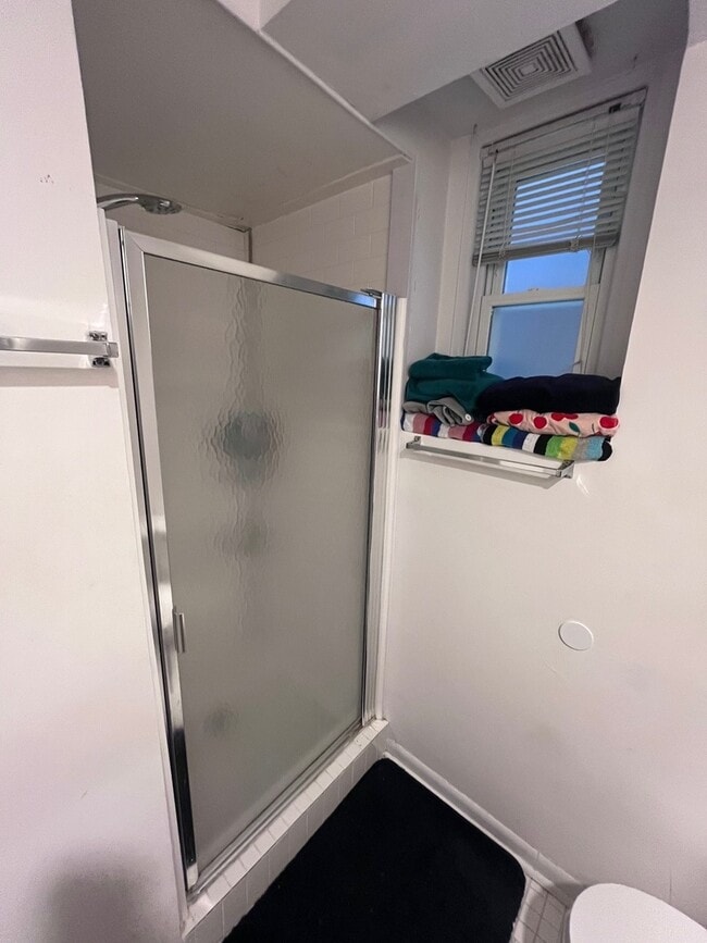 Building Photo - 2229 N Southport Ave