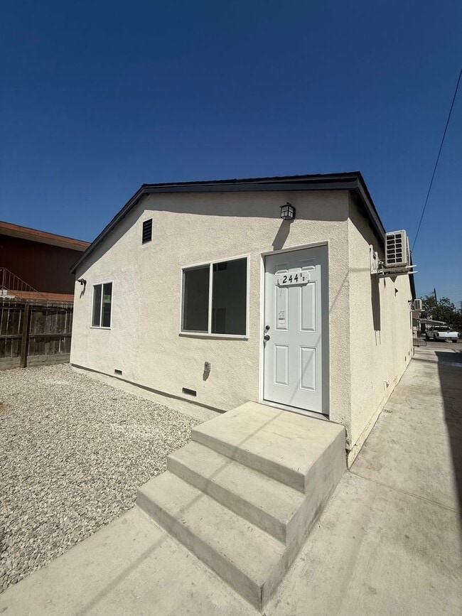 Building Photo - 244 1/2 E 97th St