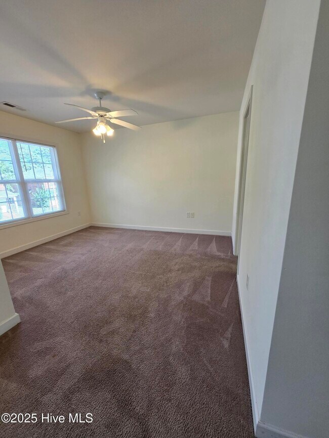 Building Photo - 208 Durango Pl