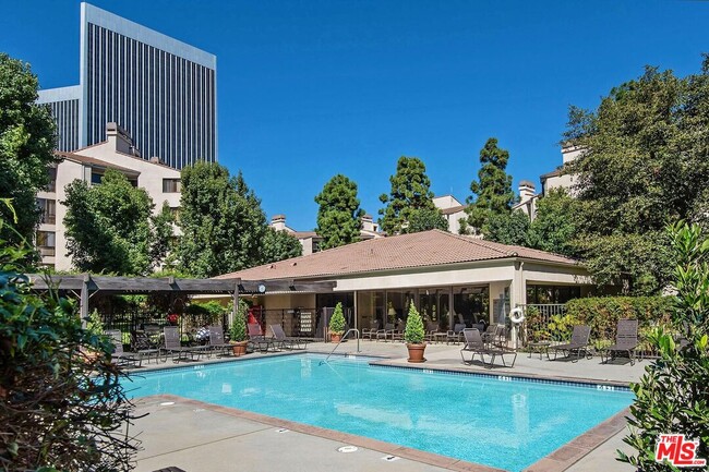 Building Photo - 2142 Century Park Ln