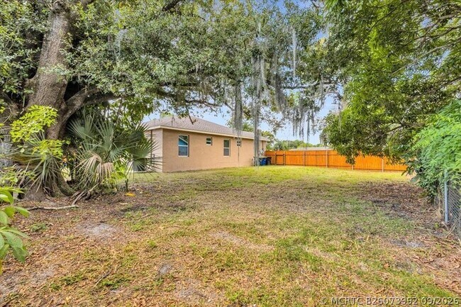 Building Photo - 306 N 18th Ct