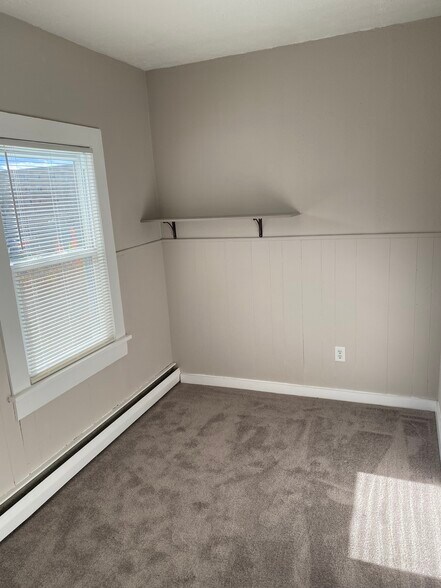 Building Photo - 123 Main St