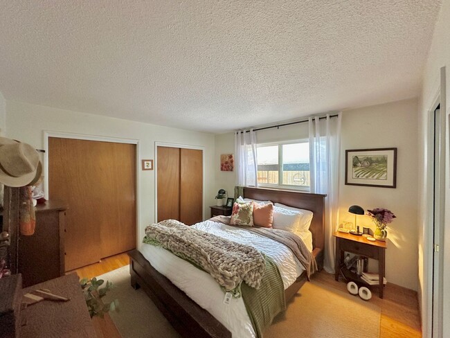 Building Photo - Charming 3 Bedroom 2 Bathroom Single Family Home Available June 5th *DO NOT DISTURB TENANT*