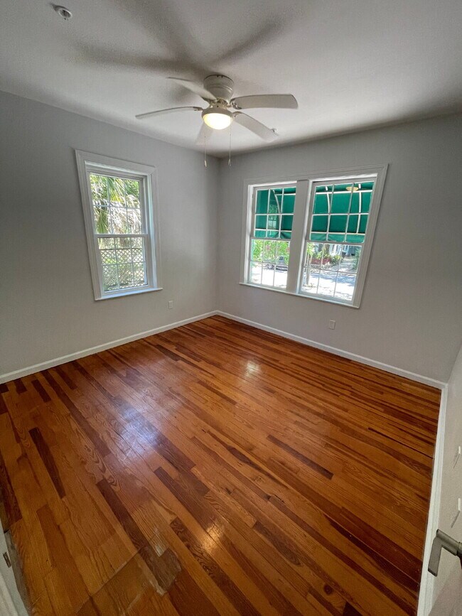 Building Photo - Recently remodeled 2/1 in Midtown!