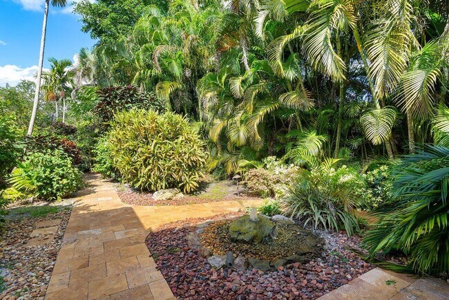 Building Photo - 16164 Bridlewood Cir