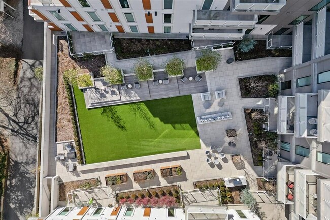 Building Photo - 775 Juniper St NE