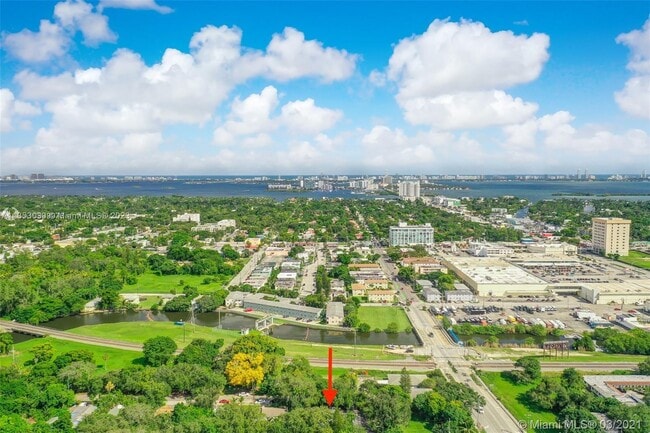 Building Photo - 385 NE 82nd Terrace