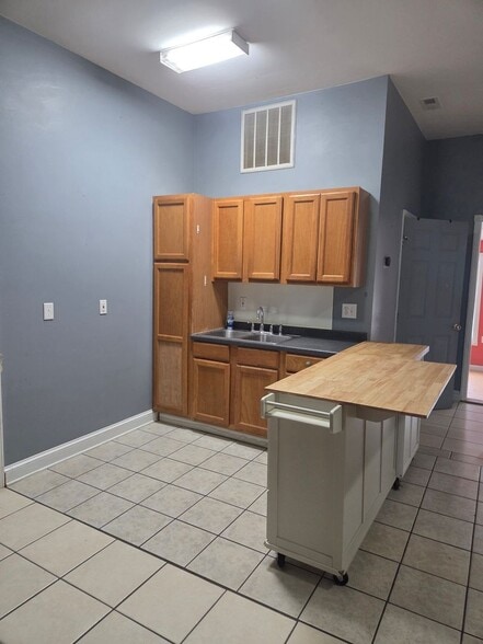 Building Photo - 85 Bridle Way