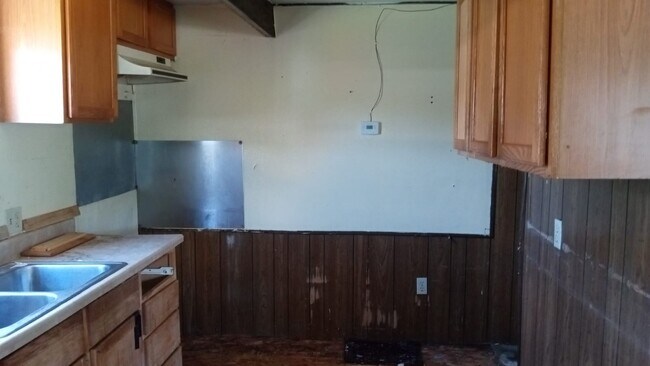 Building Photo - 710 Mill St