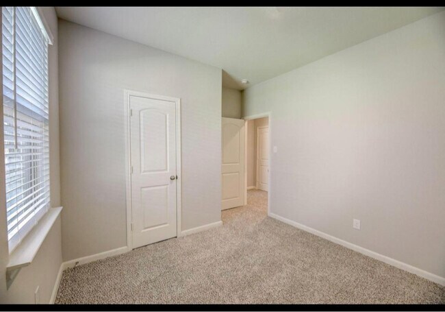 Building Photo - 1817 Liam Dr