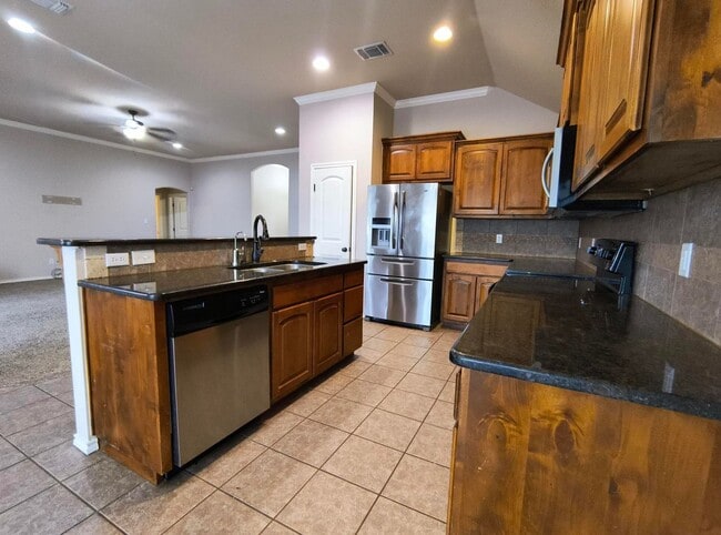 Building Photo - IMMACULATE all electric 3 bedroom + office, 2 bath home available SOON!!!