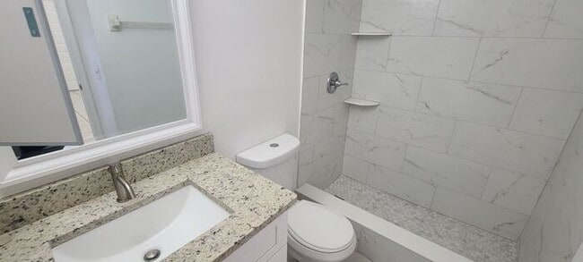 Building Photo - Condo in Chelsea Square, Kissimmee