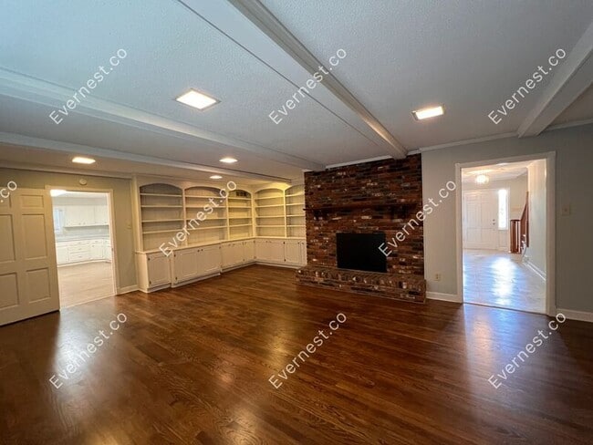 Building Photo - 3960 James Rd