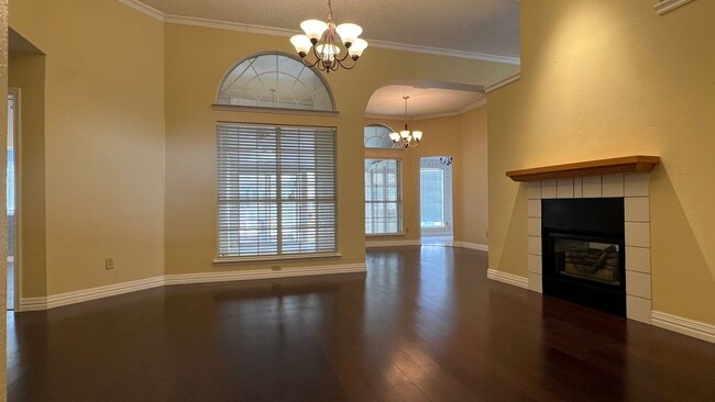 Building Photo - 2528 Clovermeadow Dr