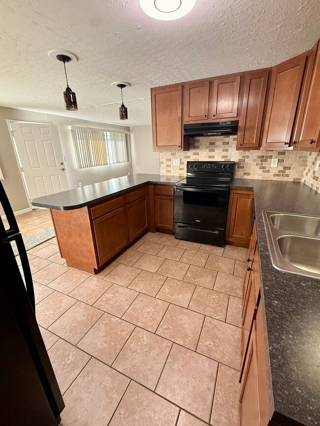 Building Photo - 5137 Mays Ave