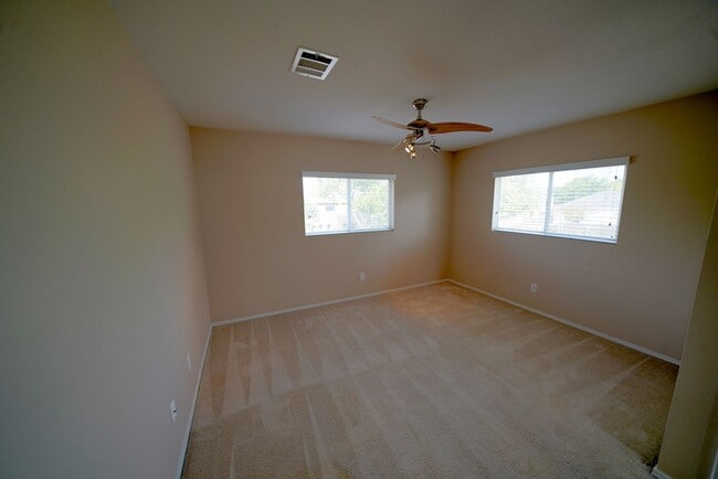 Building Photo - Beautifully maintained home for lease! - Realtor Commission: $500