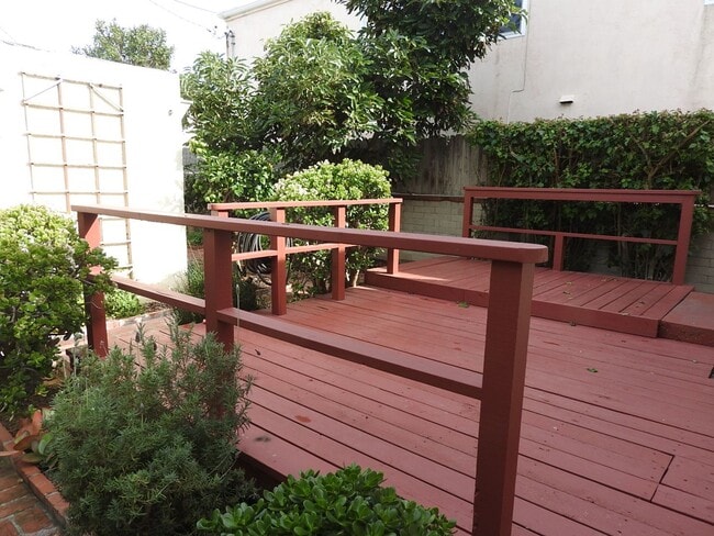 Building Photo - Charming Spanish House with Secluded Yard