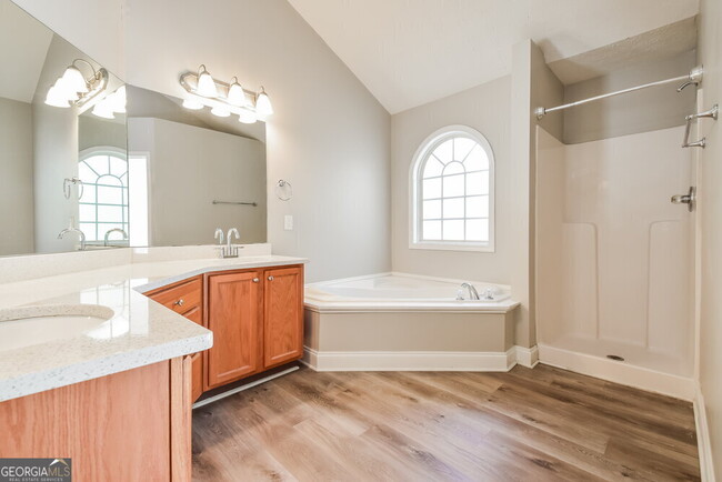 Building Photo - 4580 Ferncrest Pl