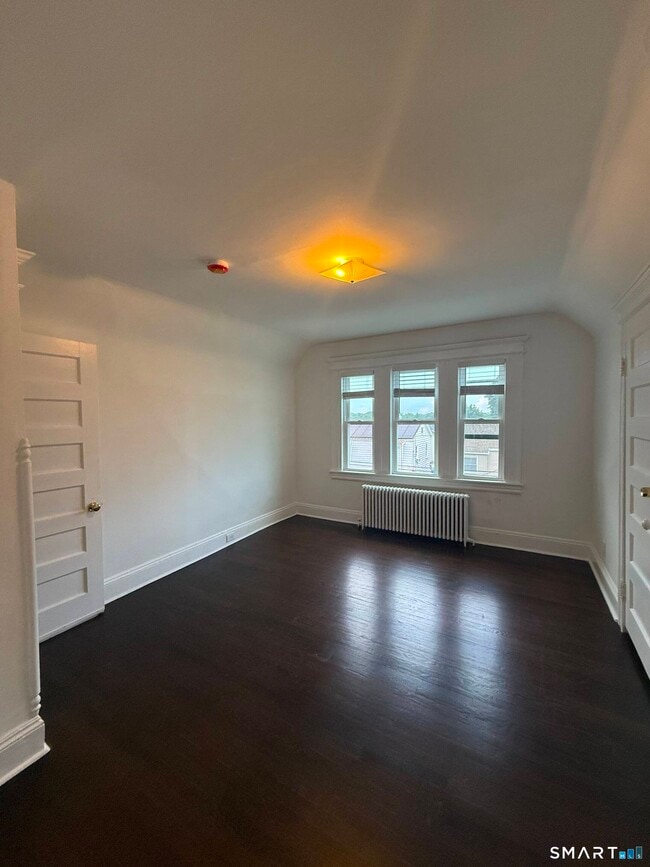 Building Photo - 123 Anson St