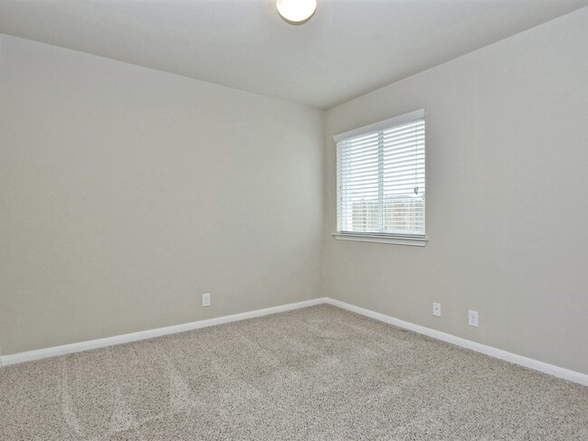 Building Photo - BEAUTIFUL 4 BEDROOMS / 2 BATH HOME IN HUNTER'S CROSSING