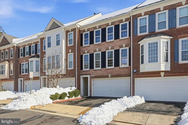 Building Photo - 6177 Derring St