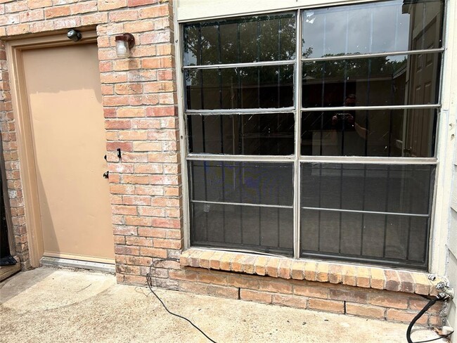 Building Photo - 8801 Hammerly Blvd