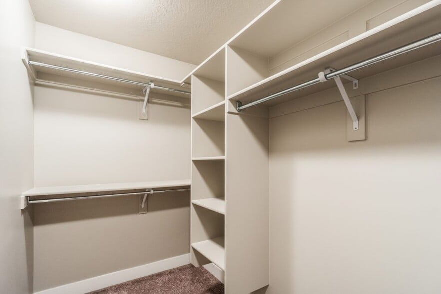Building Photo - 14569 S Quiet Shade Dr