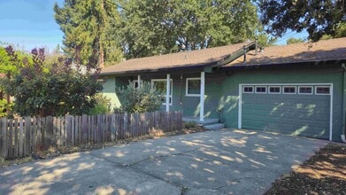 Building Photo - Family Neighborhood In The Heart of Roseland