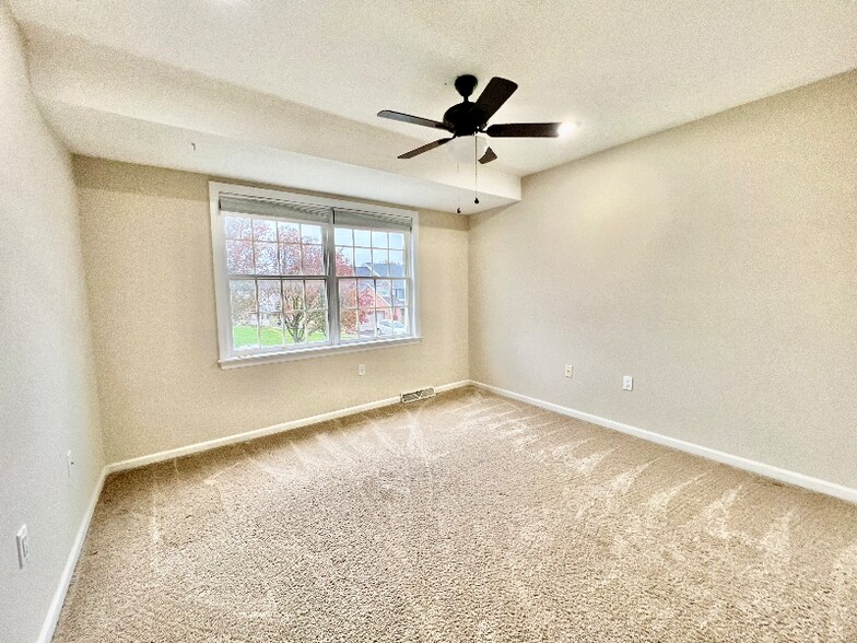 Building Photo - 24 Pennridge Ave