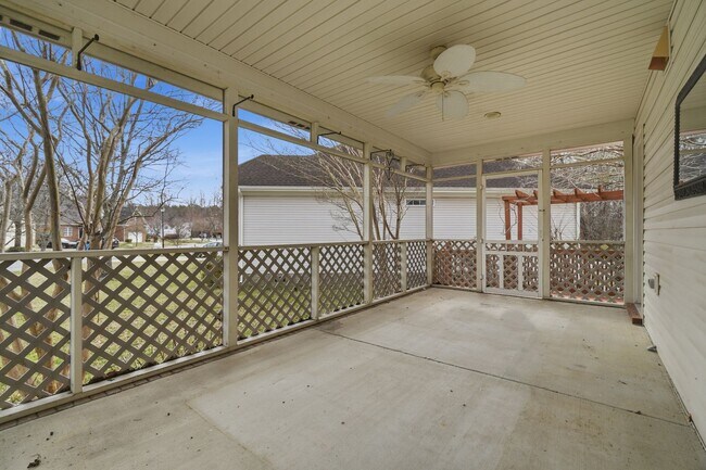 Building Photo - Freshly Renovated & Ready NOW! A First-Time Rental in Castleton! Pet Friendly - Fenced Yard - Gre...