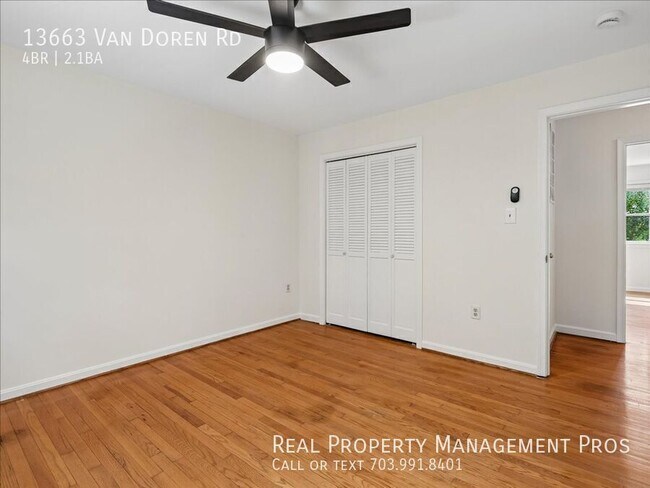 Building Photo - 13663 Van Doren Rd