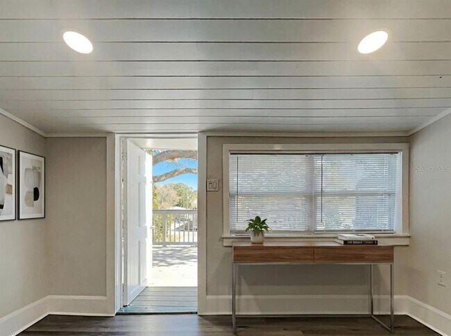 Building Photo - 3734 Burlington Ave N