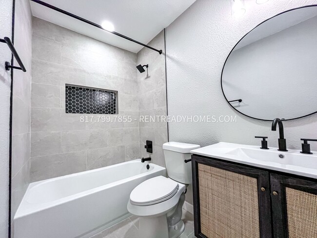 Building Photo - 8158 Panay Dr