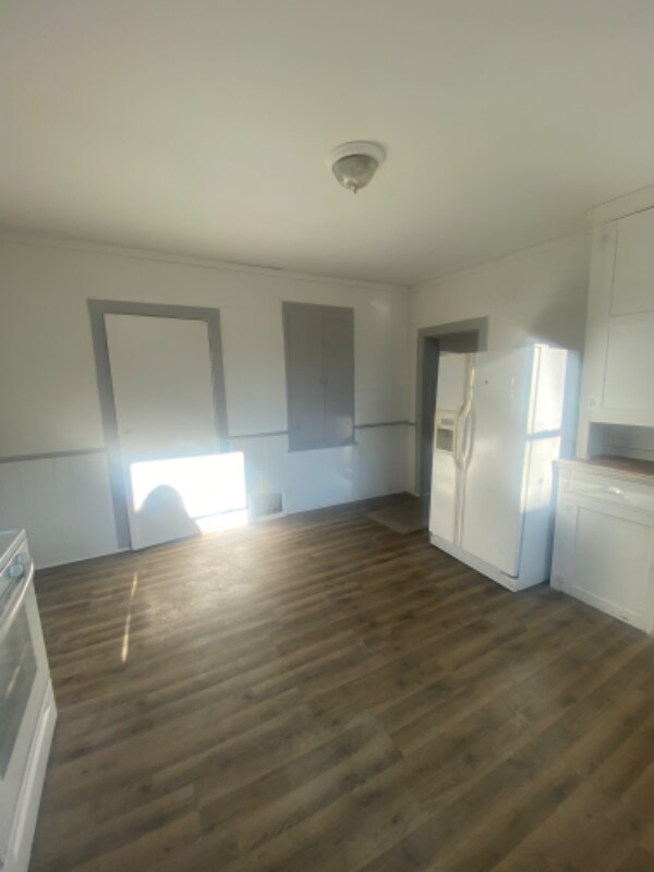 Building Photo - 2249 S Hamilton St