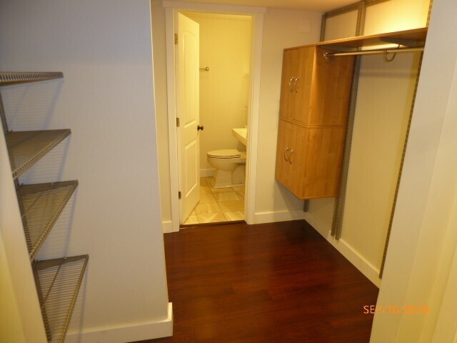 Building Photo - Remodeled 4 Bed 2 Bath Home Near Downtown ...