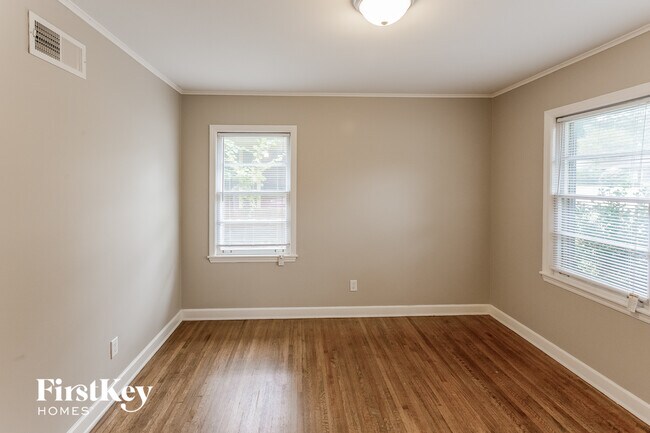 Building Photo - 4550 E Dearing Rd