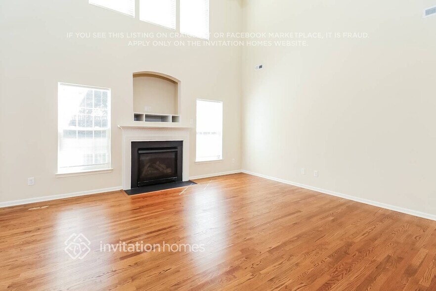 Building Photo - 2201 Baggins Ln