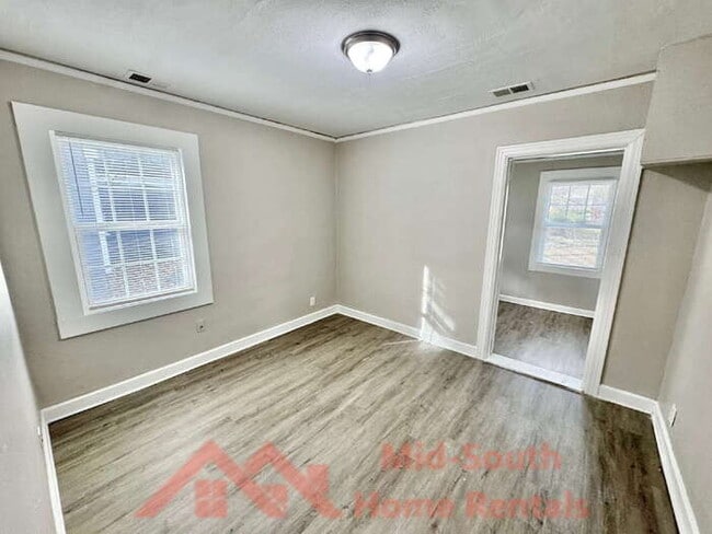 Building Photo - 3472 Hadley Rd