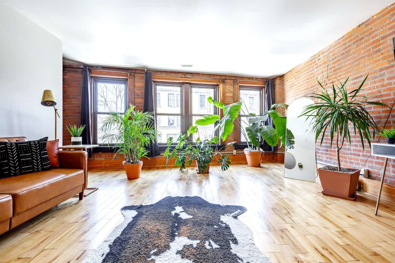 Building Photo - 1180 N High St