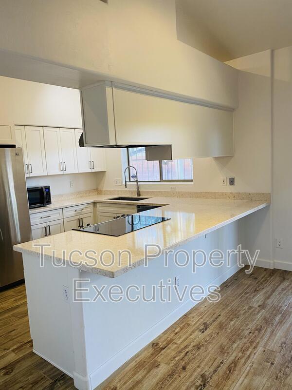 Building Photo - 9599 N Crestone Dr