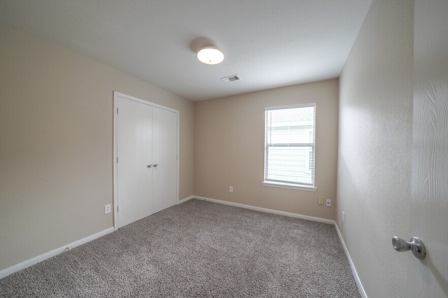 Building Photo - 20727 Cypress Crescent Ln