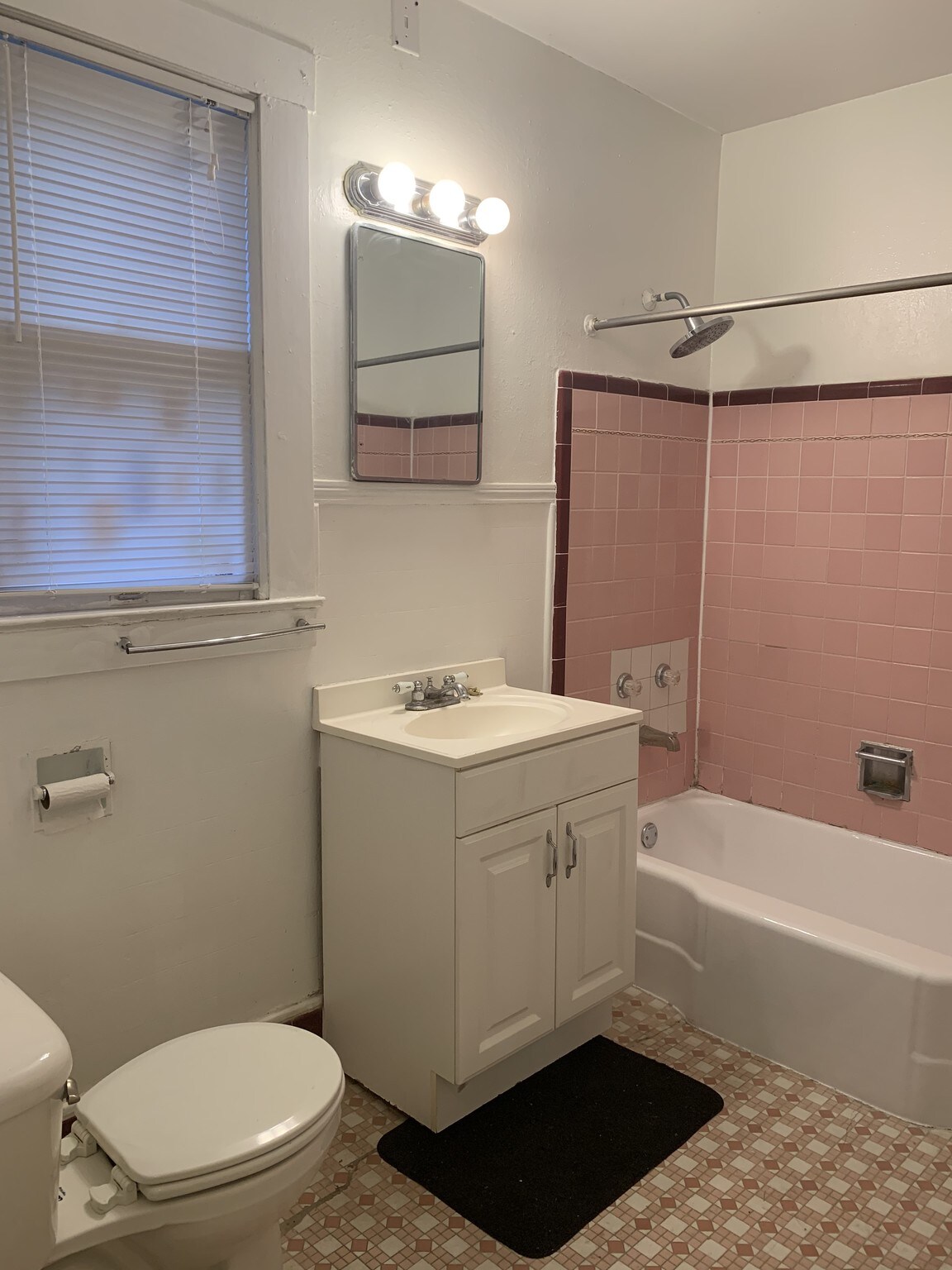 Building Photo - 125 Adams St