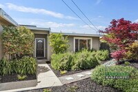Building Photo - 53 Labrea Way