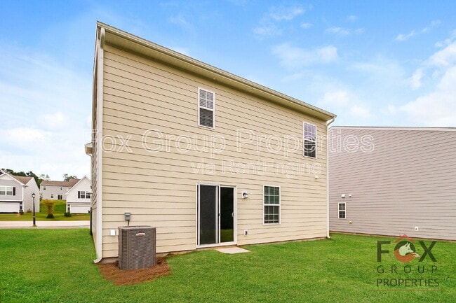 Building Photo - 121 Astor St