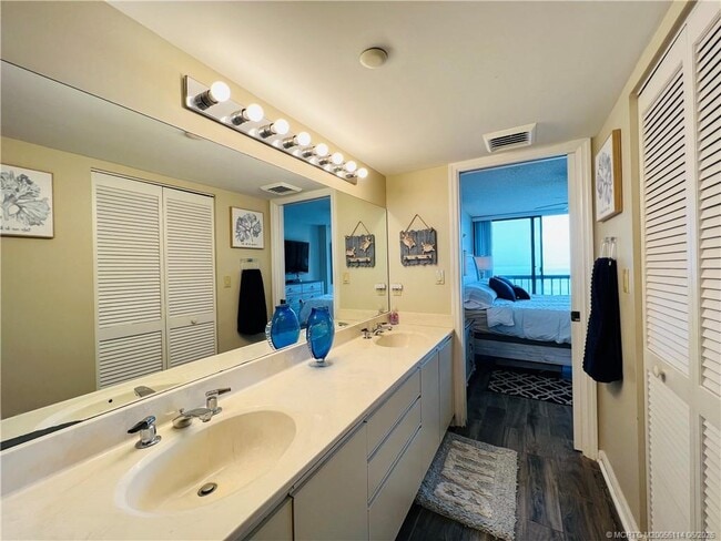 Building Photo - 8880 S Ocean Dr