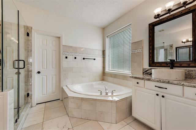 Building Photo - 3532 Dripping Springs Dr