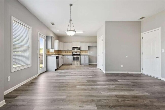 Building Photo - 96 Lenore Ct