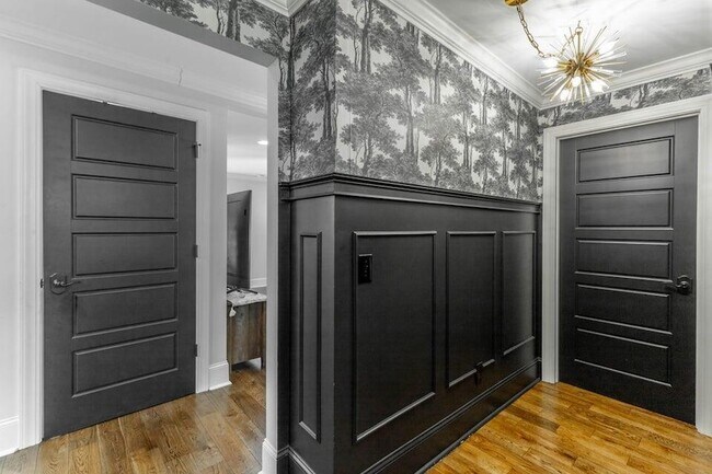 Building Photo - 907 Avon Pl